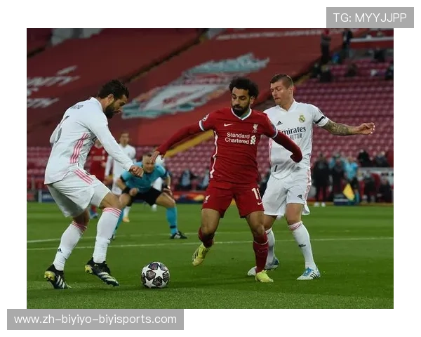 阿贾克斯欧冠战术解析:全攻全守理念的现代演绎与实践 阿贾克斯欧冠战术解析:全攻全守理念的现代演绎与实践